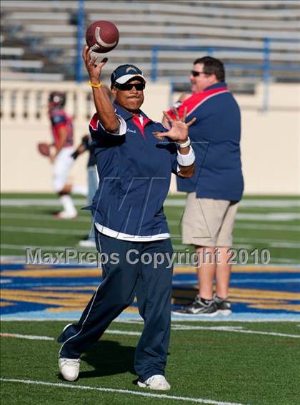 Thumbnail 1 in Charlie Wedemeyer All-Star Game photogallery.