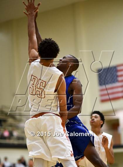 Thumbnail 1 in MacArthur [Douglas] vs Madison (Littleton Gym) photogallery.