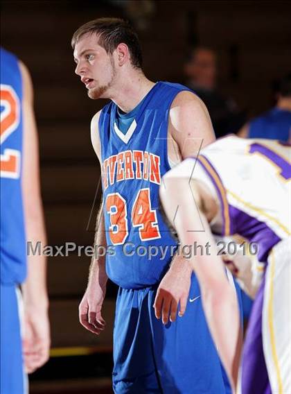 Thumbnail 2 in Riverton vs Williamsville (Sangamon County Tourney) photogallery.