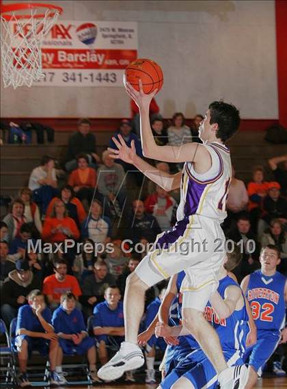 Thumbnail 1 in Riverton vs Williamsville (Sangamon County Tourney) photogallery.