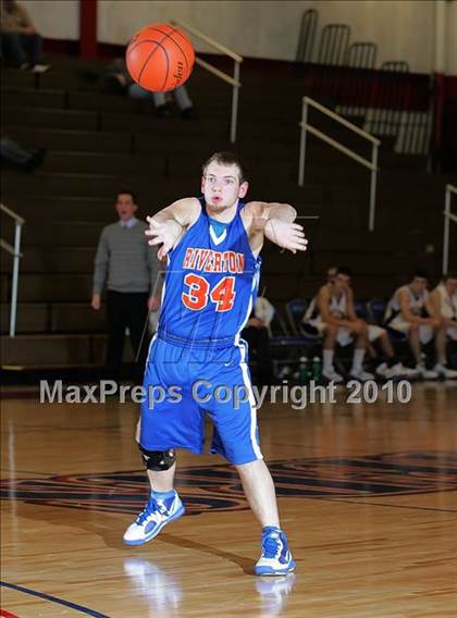 Thumbnail 1 in Riverton vs Williamsville (Sangamon County Tourney) photogallery.
