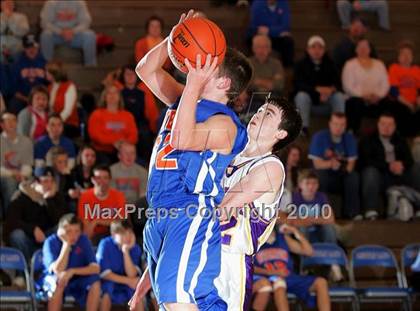 Thumbnail 3 in Riverton vs Williamsville (Sangamon County Tourney) photogallery.