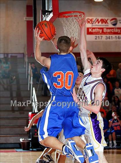 Thumbnail 1 in Riverton vs Williamsville (Sangamon County Tourney) photogallery.