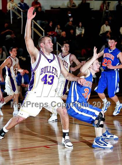 Thumbnail 1 in Riverton vs Williamsville (Sangamon County Tourney) photogallery.