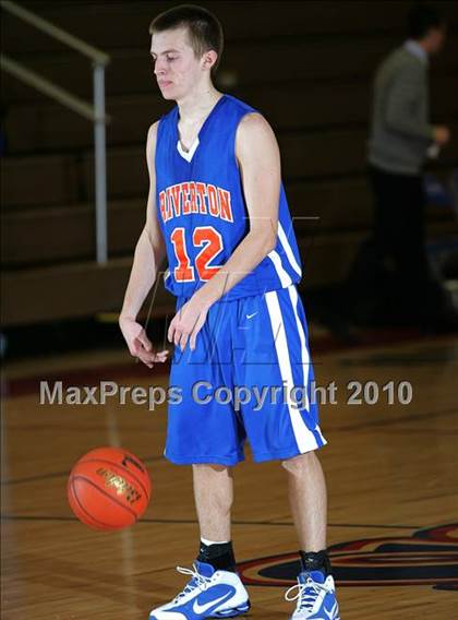 Thumbnail 2 in Riverton vs Williamsville (Sangamon County Tourney) photogallery.