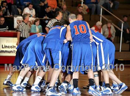 Thumbnail 2 in Riverton vs Williamsville (Sangamon County Tourney) photogallery.