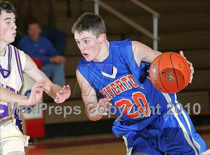 Thumbnail 3 in Riverton vs Williamsville (Sangamon County Tourney) photogallery.