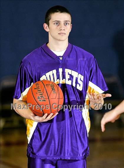 Thumbnail 1 in Riverton vs Williamsville (Sangamon County Tourney) photogallery.