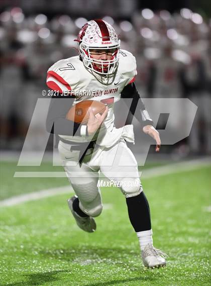 Thumbnail 2 in Port Clinton vs. Ursuline (OHSAA D4 State Semi Final) photogallery.