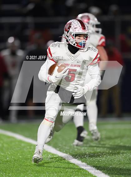 Thumbnail 3 in Port Clinton vs. Ursuline (OHSAA D4 State Semi Final) photogallery.