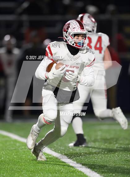 Thumbnail 2 in Port Clinton vs. Ursuline (OHSAA D4 State Semi Final) photogallery.