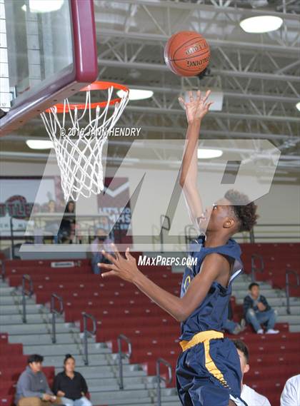 Thumbnail 2 in La Quinta vs. Warren (Rancho Mirage Holiday Invitational) photogallery.