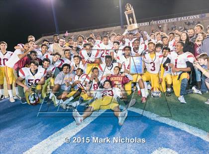 Thumbnail 2 in Los Angeles vs. Fairfax (CIF LA City Section Division II Final) photogallery.