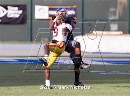 Thumbnail 3 in Los Angeles vs. Fairfax (CIF LA City Section Division II Final) photogallery.
