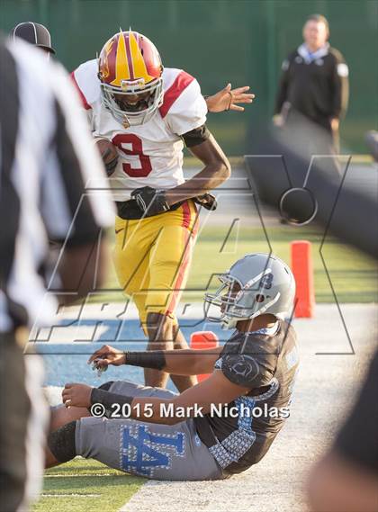 Thumbnail 3 in Los Angeles vs. Fairfax (CIF LA City Section Division II Final) photogallery.