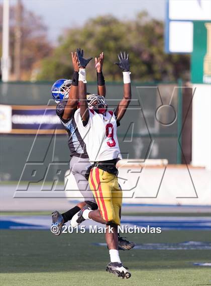 Thumbnail 1 in Los Angeles vs. Fairfax (CIF LA City Section Division II Final) photogallery.