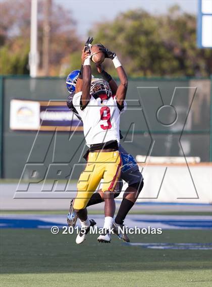 Thumbnail 3 in Los Angeles vs. Fairfax (CIF LA City Section Division II Final) photogallery.