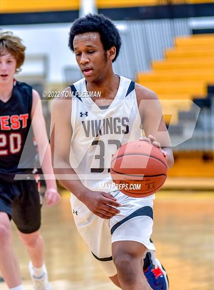 Thumbnail 1 in Blue Valley West @ Shawnee Mission West (Sophomore) photogallery.