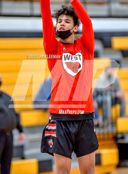 Thumbnail 1 in Blue Valley West @ Shawnee Mission West (Sophomore) photogallery.
