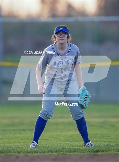Thumbnail 2 in Mountain House vs. Escalon photogallery.