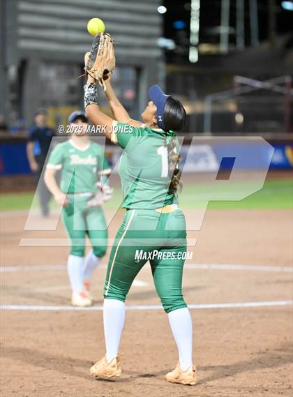 Thumbnail 3 in Yuma Catholic vs. Empire (AIA 3A Final) photogallery.