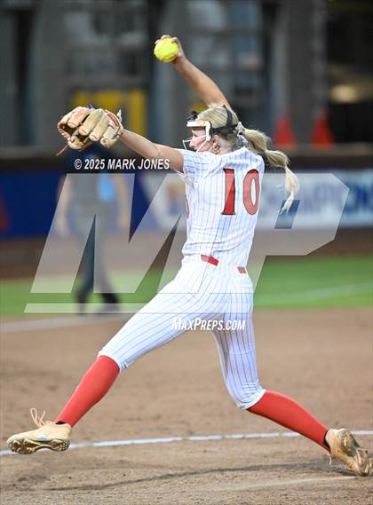 Thumbnail 3 in Yuma Catholic vs. Empire (AIA 3A Final) photogallery.