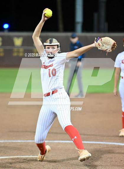 Thumbnail 2 in Yuma Catholic vs. Empire (AIA 3A Final) photogallery.