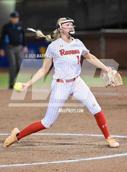 Thumbnail 2 in Yuma Catholic vs. Empire (AIA 3A Final) photogallery.