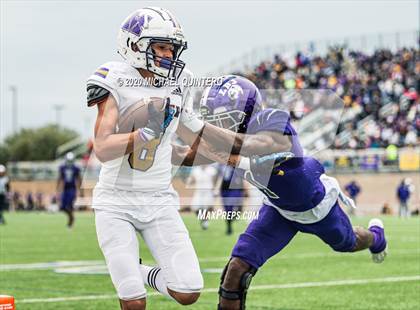 Thumbnail 1 in Miller vs. LBJ Austin (UIL Class 4A Quarterfinal Playoff) photogallery.