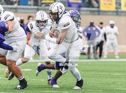 Thumbnail 1 in Miller vs. LBJ Austin (UIL Class 4A Quarterfinal Playoff) photogallery.