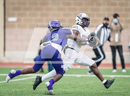 Thumbnail 2 in Miller vs. LBJ Austin (UIL Class 4A Quarterfinal Playoff) photogallery.