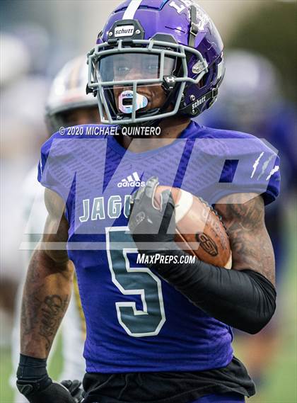 Thumbnail 1 in Miller vs. LBJ Austin (UIL Class 4A Quarterfinal Playoff) photogallery.