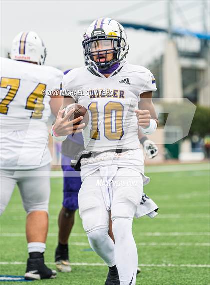 Thumbnail 3 in Miller vs. LBJ Austin (UIL Class 4A Quarterfinal Playoff) photogallery.