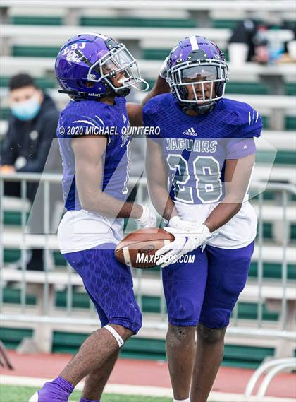 Thumbnail 2 in Miller vs. LBJ Austin (UIL Class 4A Quarterfinal Playoff) photogallery.