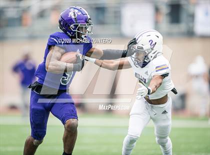 Thumbnail 2 in Miller vs. LBJ Austin (UIL Class 4A Quarterfinal Playoff) photogallery.
