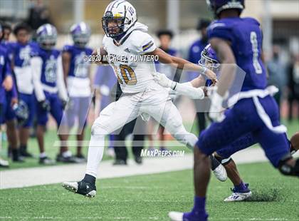 Thumbnail 3 in Miller vs. LBJ Austin (UIL Class 4A Quarterfinal Playoff) photogallery.