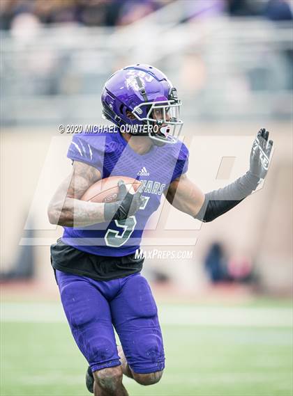 Thumbnail 2 in Miller vs. LBJ Austin (UIL Class 4A Quarterfinal Playoff) photogallery.