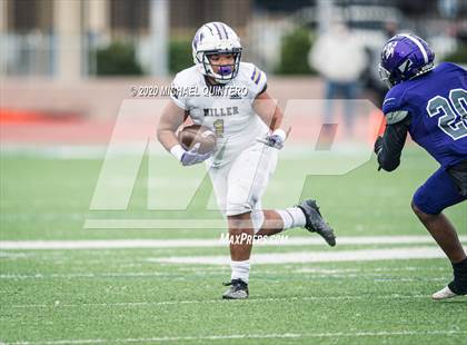 Thumbnail 2 in Miller vs. LBJ Austin (UIL Class 4A Quarterfinal Playoff) photogallery.