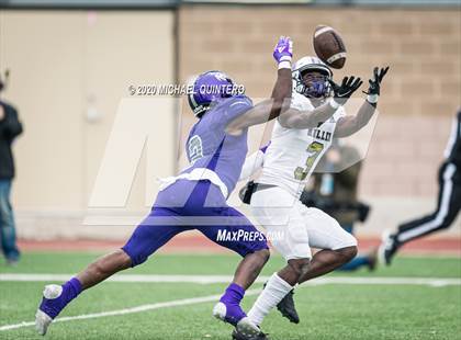 Thumbnail 3 in Miller vs. LBJ Austin (UIL Class 4A Quarterfinal Playoff) photogallery.