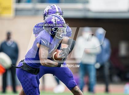 Thumbnail 1 in Miller vs. LBJ Austin (UIL Class 4A Quarterfinal Playoff) photogallery.