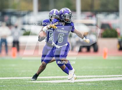 Thumbnail 3 in Miller vs. LBJ Austin (UIL Class 4A Quarterfinal Playoff) photogallery.