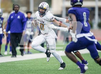 Thumbnail 1 in Miller vs. LBJ Austin (UIL Class 4A Quarterfinal Playoff) photogallery.