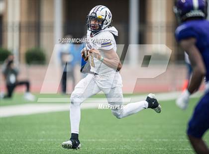 Thumbnail 3 in Miller vs. LBJ Austin (UIL Class 4A Quarterfinal Playoff) photogallery.