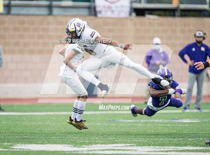 Thumbnail 3 in Miller vs. LBJ Austin (UIL Class 4A Quarterfinal Playoff) photogallery.