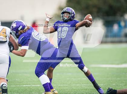 Thumbnail 3 in Miller vs. LBJ Austin (UIL Class 4A Quarterfinal Playoff) photogallery.
