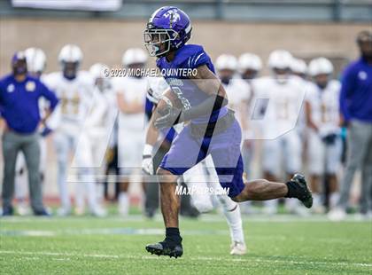 Thumbnail 2 in Miller vs. LBJ Austin (UIL Class 4A Quarterfinal Playoff) photogallery.