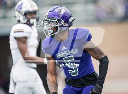 Thumbnail 2 in Miller vs. LBJ Austin (UIL Class 4A Quarterfinal Playoff) photogallery.