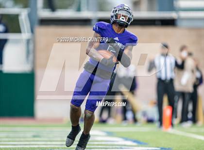 Thumbnail 1 in Miller vs. LBJ Austin (UIL Class 4A Quarterfinal Playoff) photogallery.