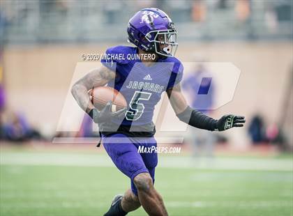 Thumbnail 3 in Miller vs. LBJ Austin (UIL Class 4A Quarterfinal Playoff) photogallery.
