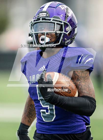 Thumbnail 3 in Miller vs. LBJ Austin (UIL Class 4A Quarterfinal Playoff) photogallery.